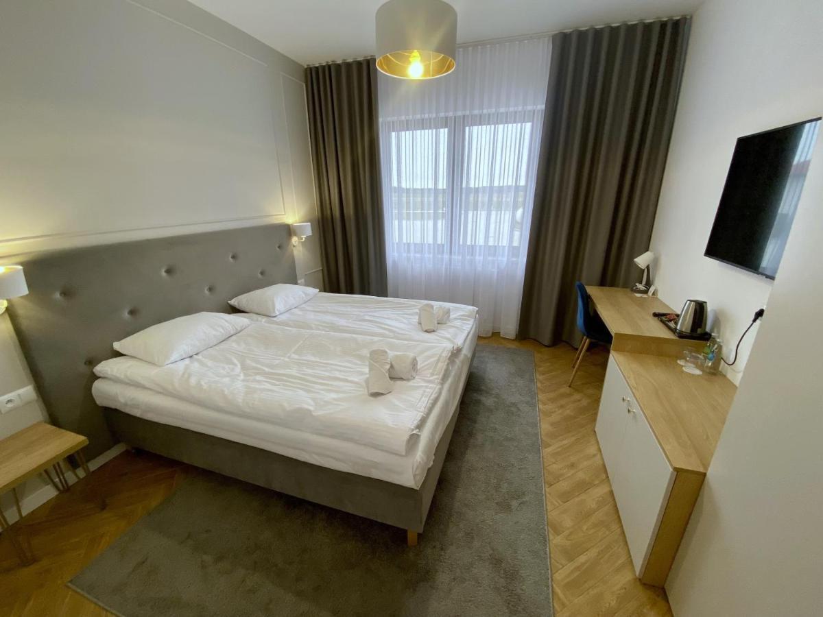 Hotel Sebory Пшасныш Экстерьер фото
